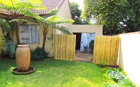 Garden Cottage Near Cresta Mall & N1 Fast Wifi Free Parking Fairland